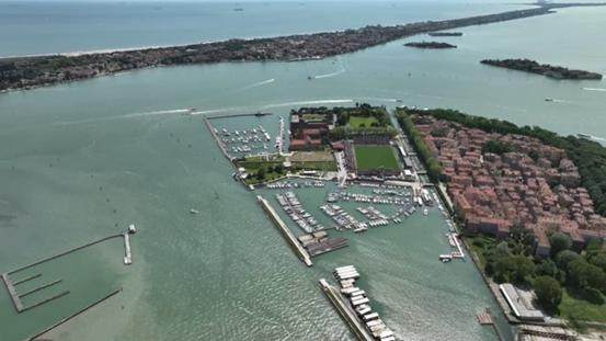 开云体育-沐浴威尼斯和煦日光，AC米兰艰难带走胜利