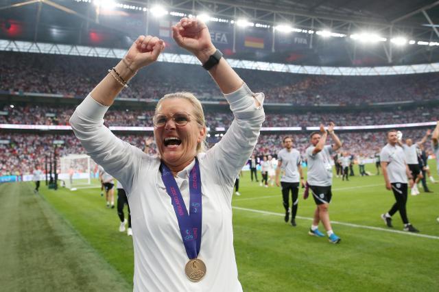 开云注册网址-雌狮夺冠成就大英国家日 凯恩：致敬图恩彩虹终结